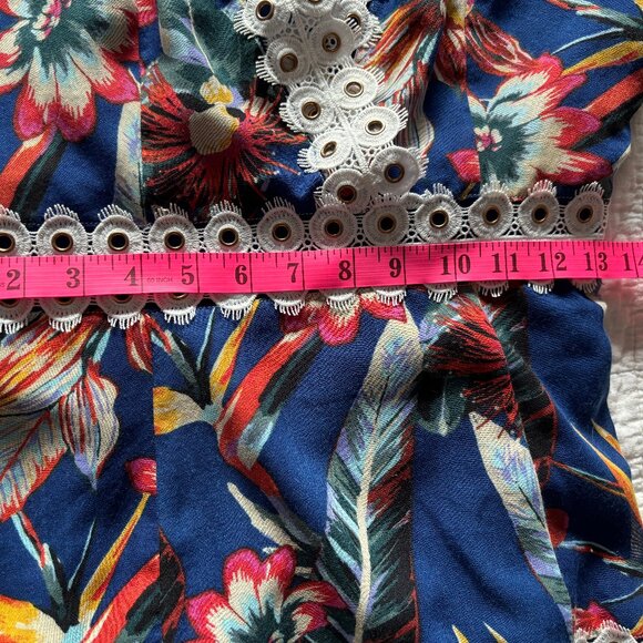 Red Carter Eyelet Lace Bell-Sleeve Tropical Dress - Size S - Picture 10 of 15